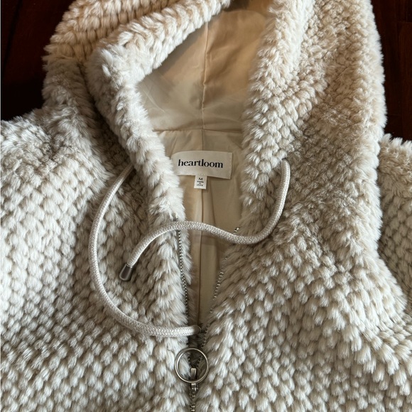 Heartloom faux fir bomber jacket size med cream color - Picture 3 of 5